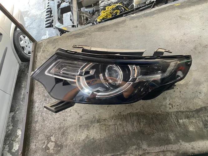 Farol esquerdo Land Rover Discovery Sport 2016 2017 2018 FK7213W030EG