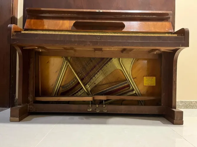 Piano vertical alemão NIENDORF - Luckenwalde (Berlin)