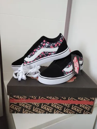 Tênis Vans Old Skool Love Preto e Rosa