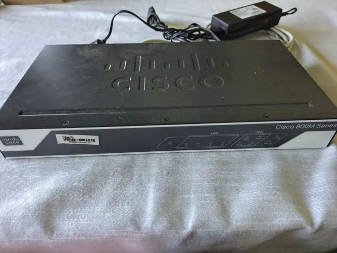 Roteador Cisco 800M Series