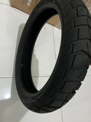 PNEU DIANTEIRO KAROO STREET METZELER 120/70 r17