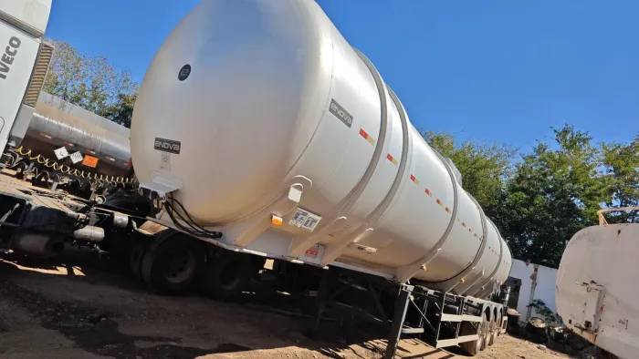 Vendo careta tanque 51.000 mil litros