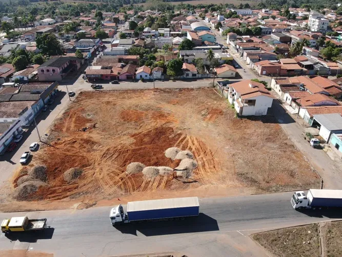Área comercial Br-153 com 4600m² Miranorte-TO
