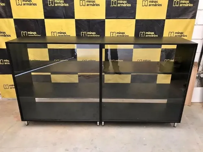 Balcão expositor preto Com pe de inox - Catalogo completo 