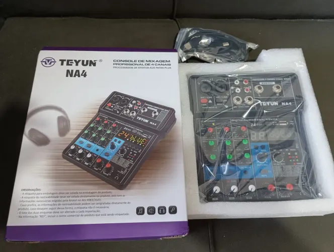 Console de mixagem de 4 canais 