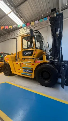 LOCAÇÃO EMPILHADEIRA DE 16TON - CABINADA