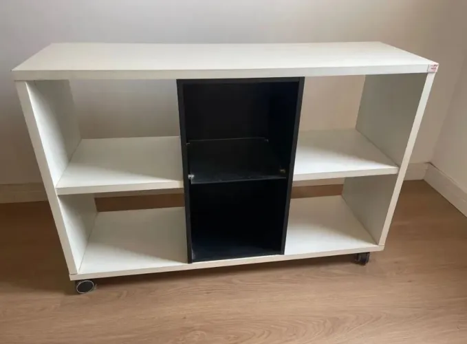 Rack / Aparador / Estante em MDF, desocupar espaço