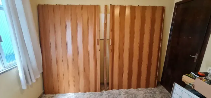 Porta Sanfonada em PVC Caramelo