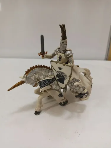Boneco cavaleiro medieval 