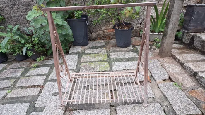 Cavalete em ferro para área externa