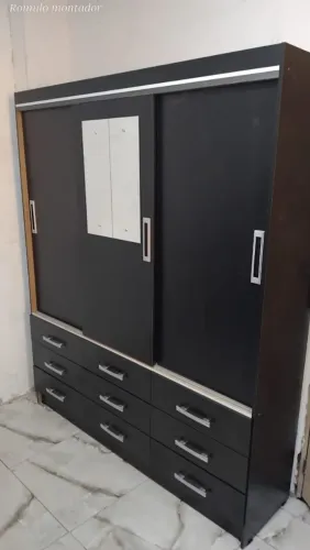Guarda-Roupa com Gavetas e Portas de Correr