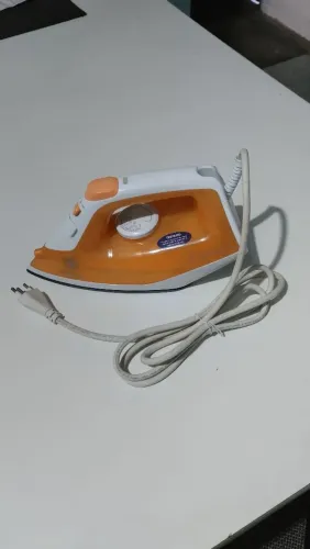 OPORTUNIDADE ***** Ferro de Passar Roupa Eletrolux 220V