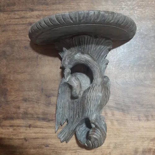 Peanha Esculpida em Madeira - Detalhe Ave