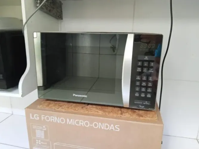 Vendo Microôndas Panasonic. O aparelho parou e não sei qual é o defeito