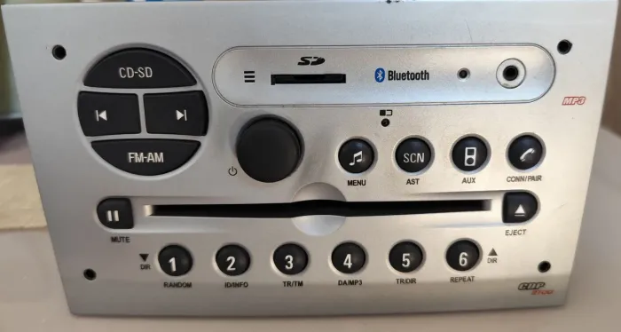 Cd player Vectra 2010 com bluetooth e cartão de memória