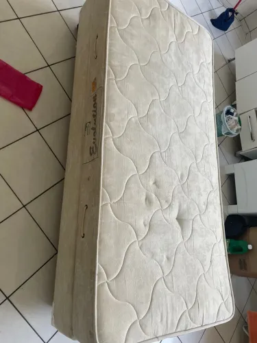 Cama box de solteiro (base e Colchão)em ótimo estado