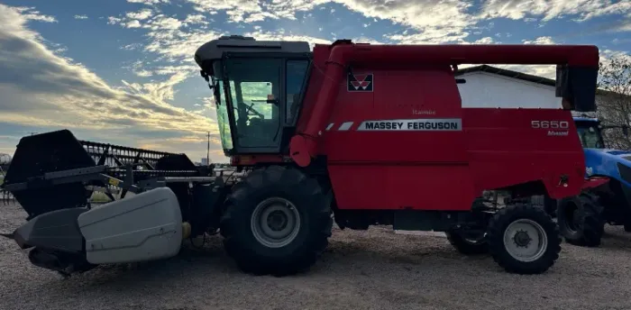Colheitadeira Massey Ferguson 5650