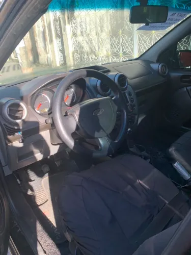 Ford Fiesta Sedan 1.0 8V Flex 4P 2008