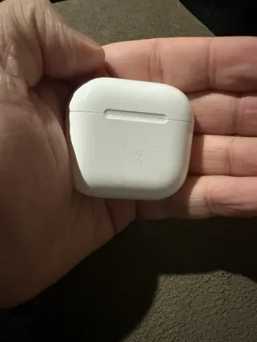 AirPods 4 com cancelador de ruído