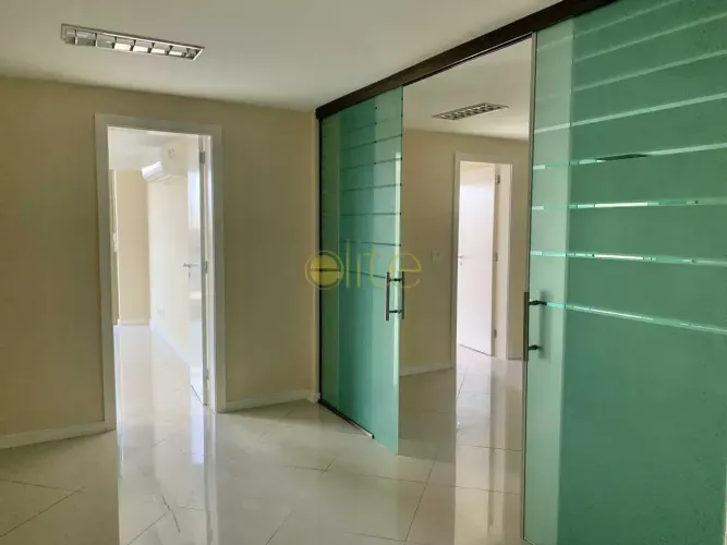 Ampla sala (cobertura) duplex para locação no condomínio Le Monde, Barra da Tijuca.