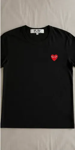 Camiseta Comme des Garçons PLAY Original - Preta