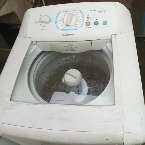 Vendo máquina Electrolux 12k entrego