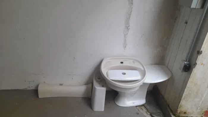 Vaso sanitário deca 1.6gpf 6.0lpf com caixa acoplada e pia deca.para retirar em SBC.SP