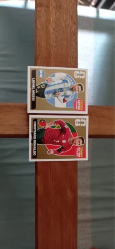 Figurinhas Cristiano Ronaldo e Lionel Messi Legend Ouro - Panini Copa do Mundo 2026
