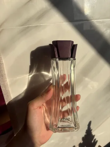 Perfume linda irresistível (frasco vazio)