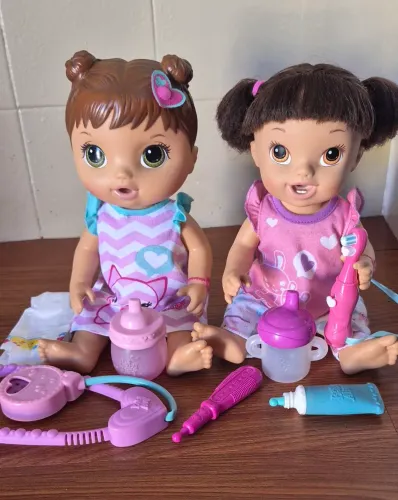 2 bonecas Baby Alive 