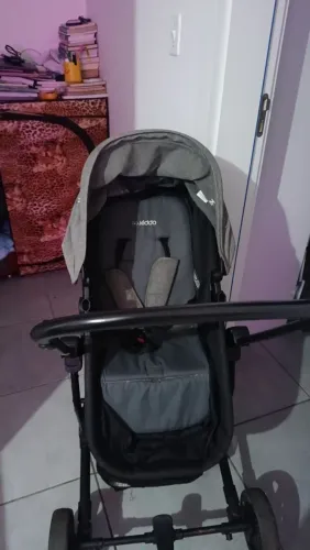 Carrinho de bebê KIDDO com bebê conforto 