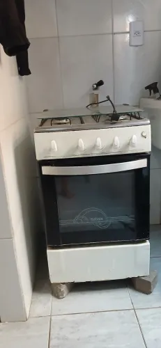 Fogão 4 bocas só não tem pé é tem marca de uso