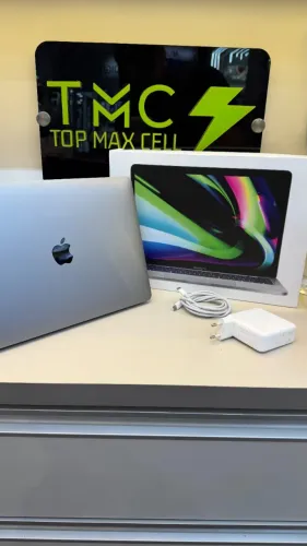 MacBook Pro M2, 8/256GB, Seminovo