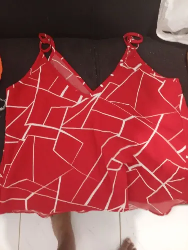 Blusa vermelha linda
