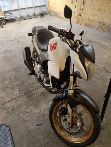 Vendo CB 300 2012 vela fina