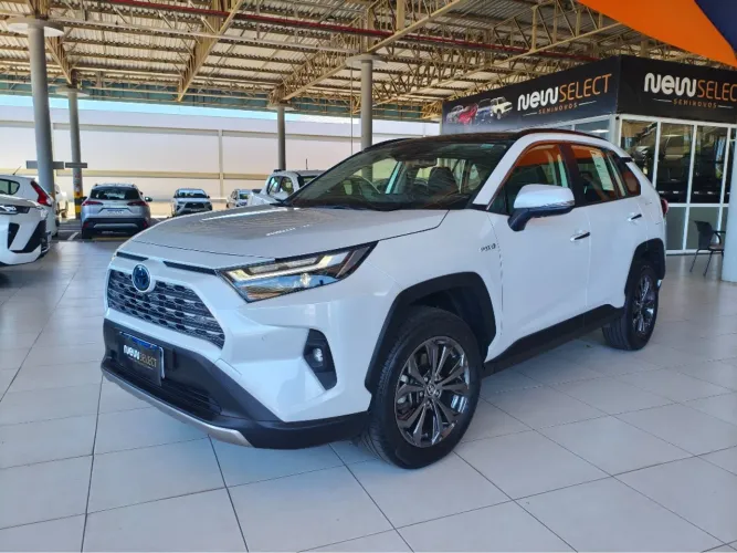 Toyota RAV4 2.5 XSE 4X4 Aut. (híbrido) 2024