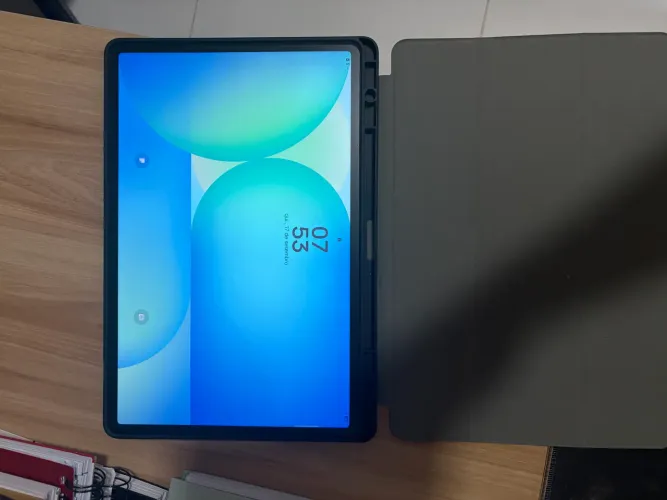 Vende-se Tablet Samsung S10 FE+