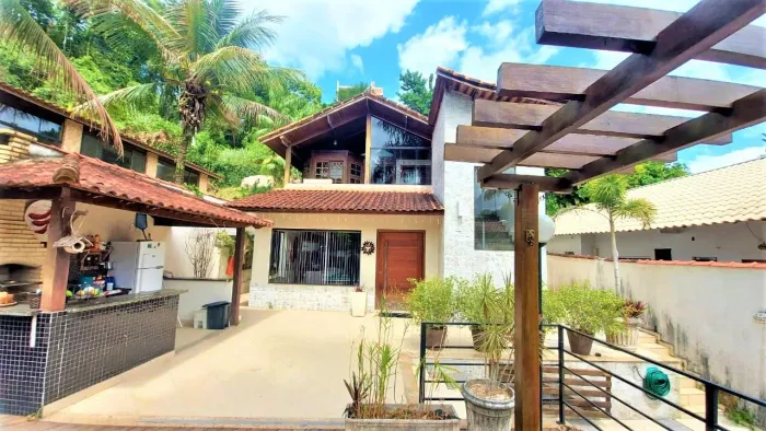 Casa para Venda em Rio de Janeiro, Barra de Guaratiba, 3 dormitórios, 1 suíte, 4 banheiros