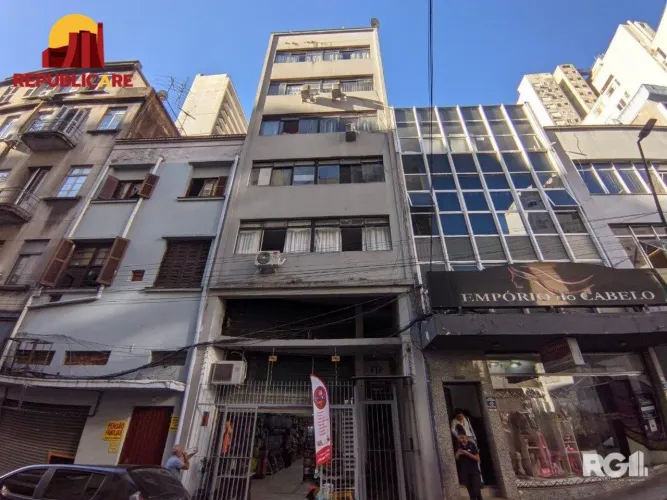 **Studio para Locação no Centro Histórico de Porto Alegre!**