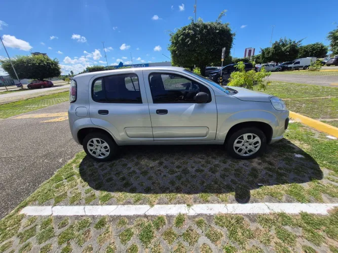 Fiat Uno Attractive 1.0 Flex 6V 5P 2017