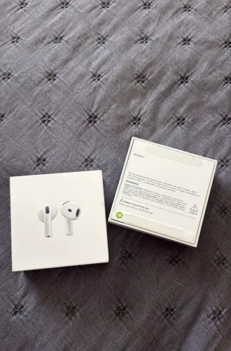 AirPods 4
