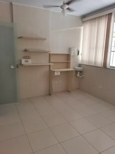 Edifício Fernandez n° 302, sala de 25m2 área privativa.