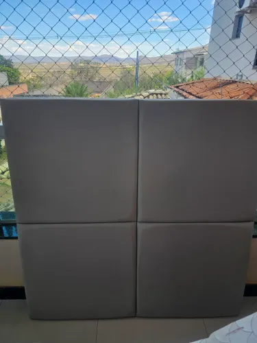 Vendo cabeceira de cama solteiro.