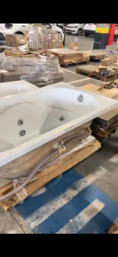 Banheira nunca usada 