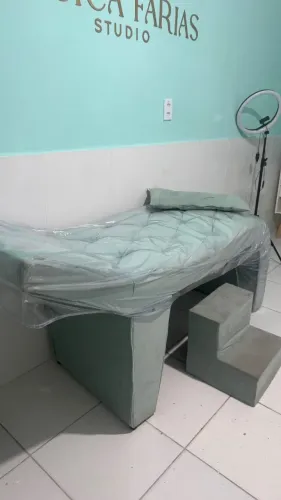 Maca meia inclinada , 2 poltronas
