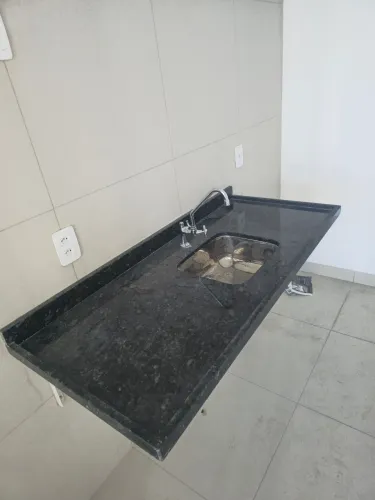 Pia de granito completo cuba e sifon comprimento 135×60 largura 