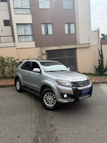 Toyota Hilux SW4 SR 4X2 2.7/ 2.7 Flex 16V Aut. 2015