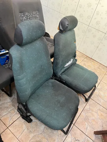 Bancos dianteiros 2 portas ( uno, pick-up, etc )