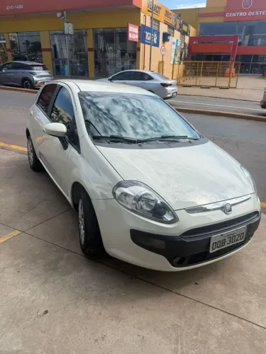 Fiat Punto Attractive 1.4 Fire Flex 8V 5P 2013