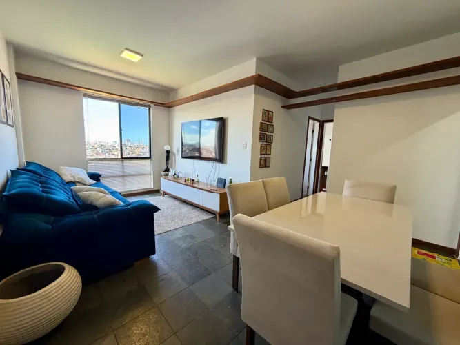 Apartamento mobiliado, nascente, 2/4, suíte, 1 vaga, Rio Vermelho